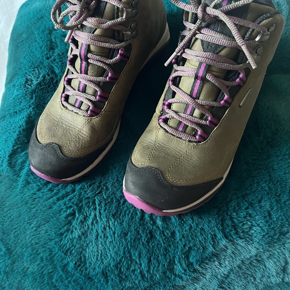 Merrell Women’s Hiking Shoe